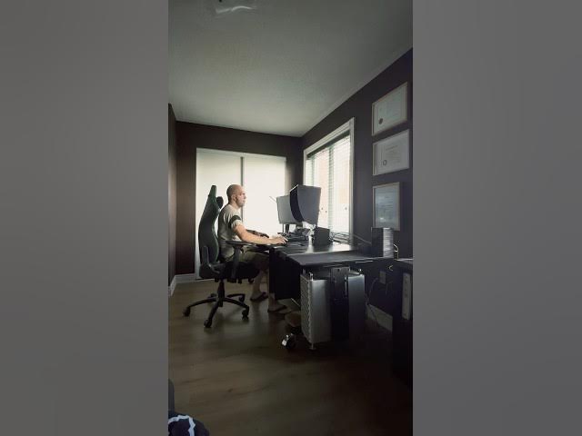 UPLIFT Desk