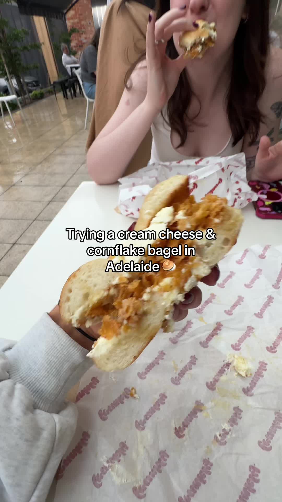 Food vlogging