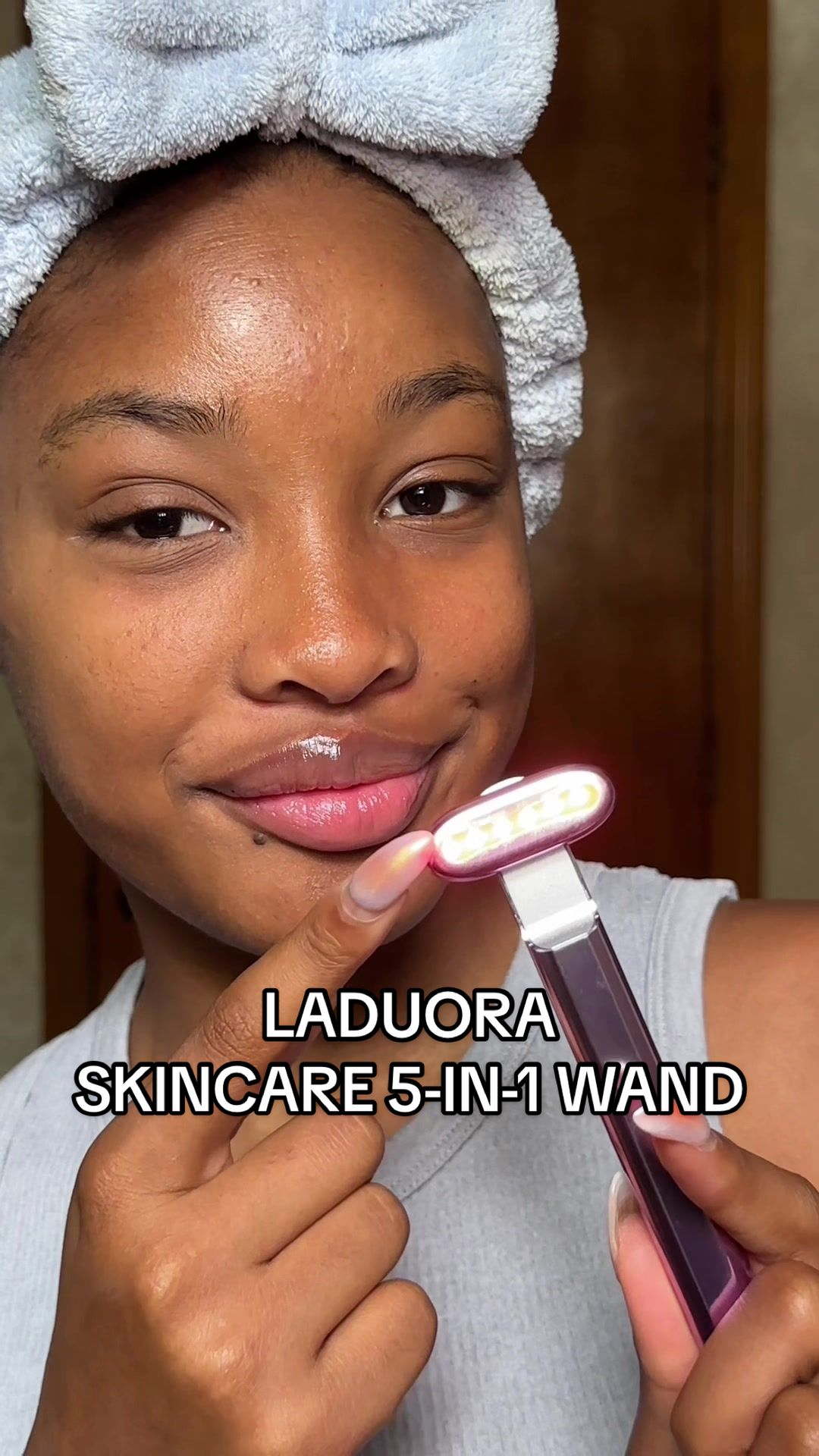 Laduora Velve 5-in-1 Skincare Wand