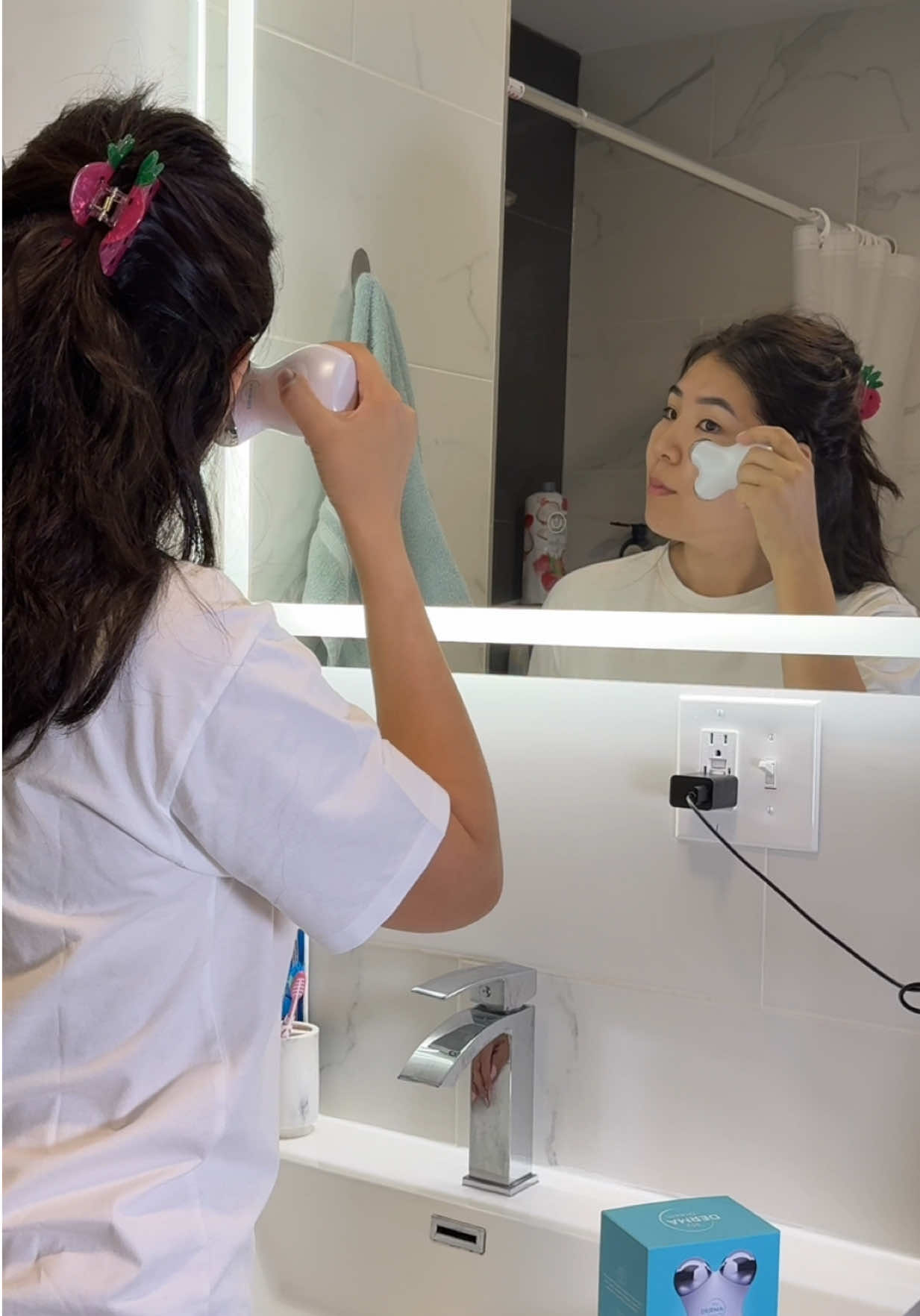 Microcurrent facial device from “My derma dream”