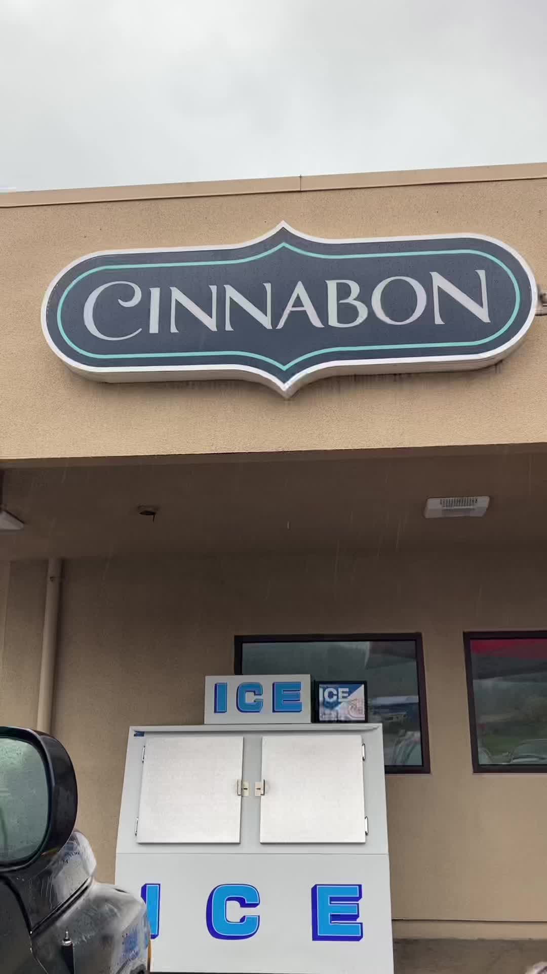 Cinnabon {holiday}