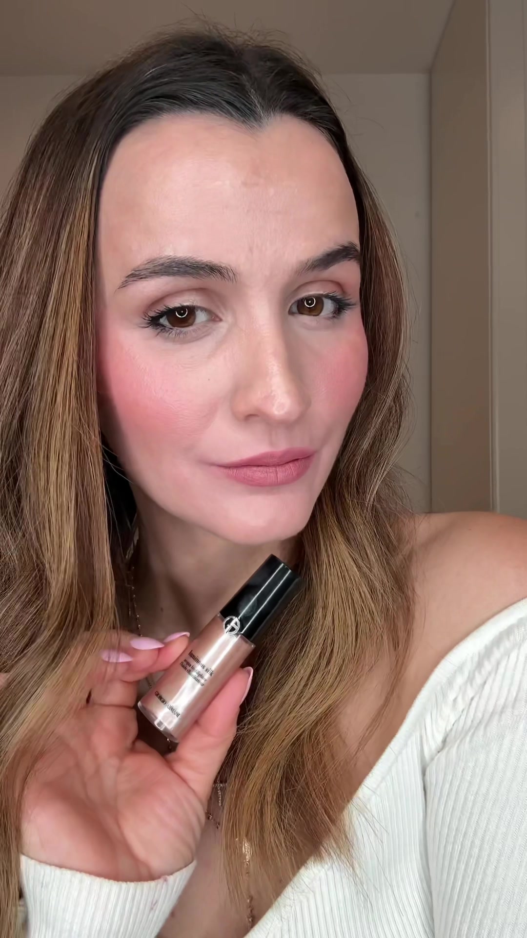 The Armani  Beauty Luminous Silk Acqua Highlighter