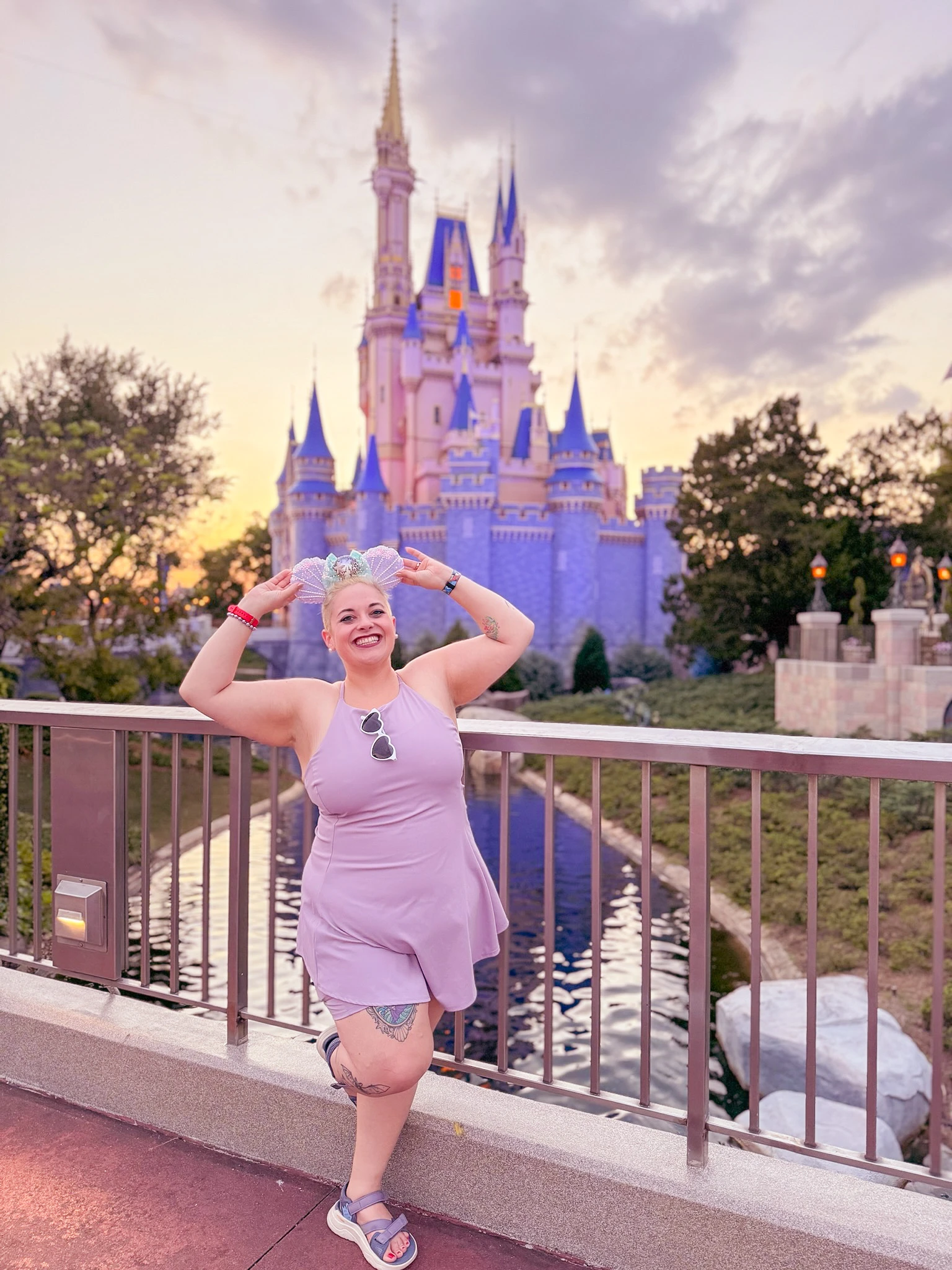 Knowing how to spot the right place and time for a gorgeous shot can make self-photography & modeling much easier!