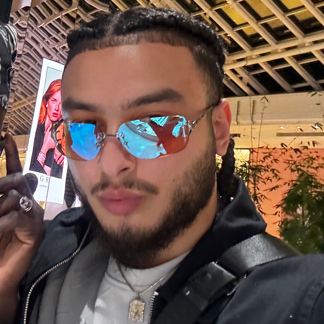 A R