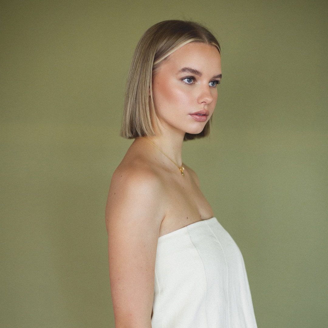 Zoë Hall
