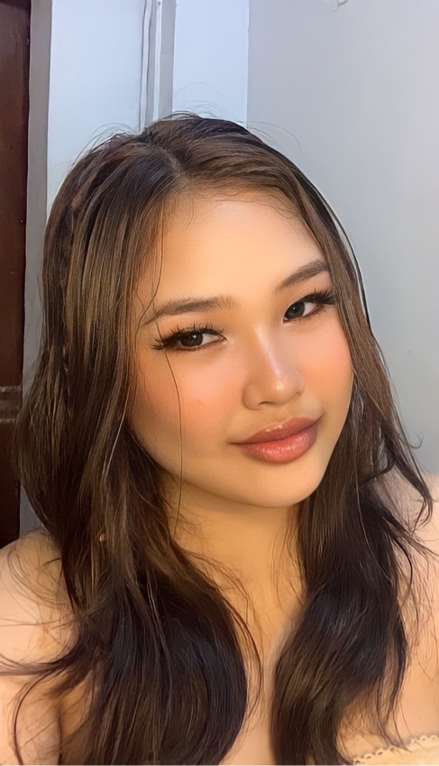 Lui Felicity Bello