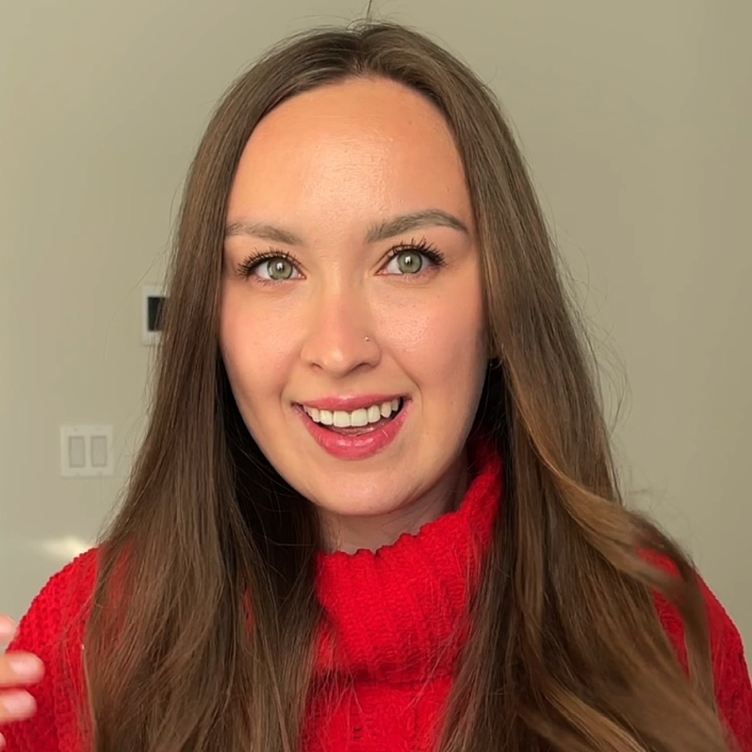 Ekaterina Shamsutdinovaup looking