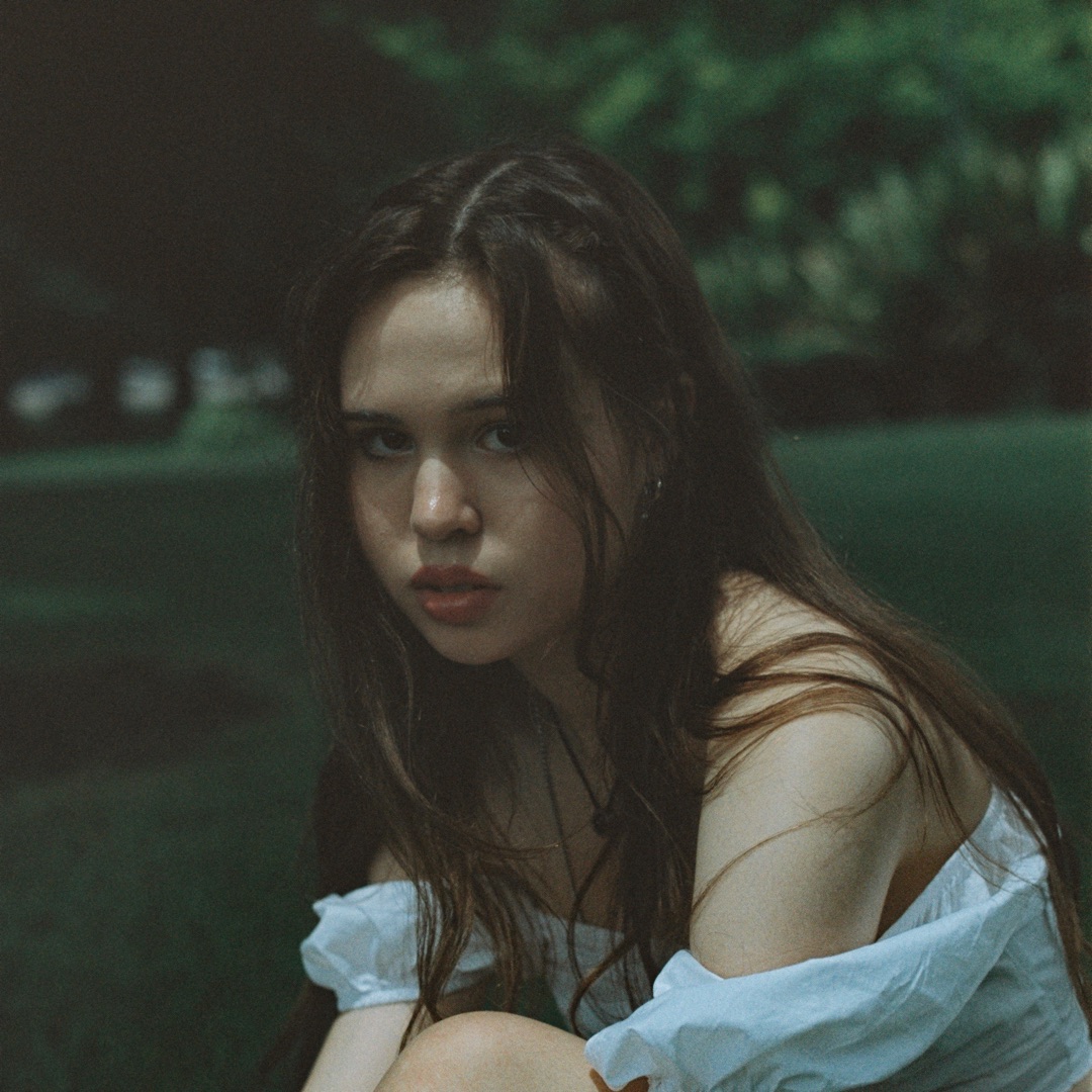 Faye L