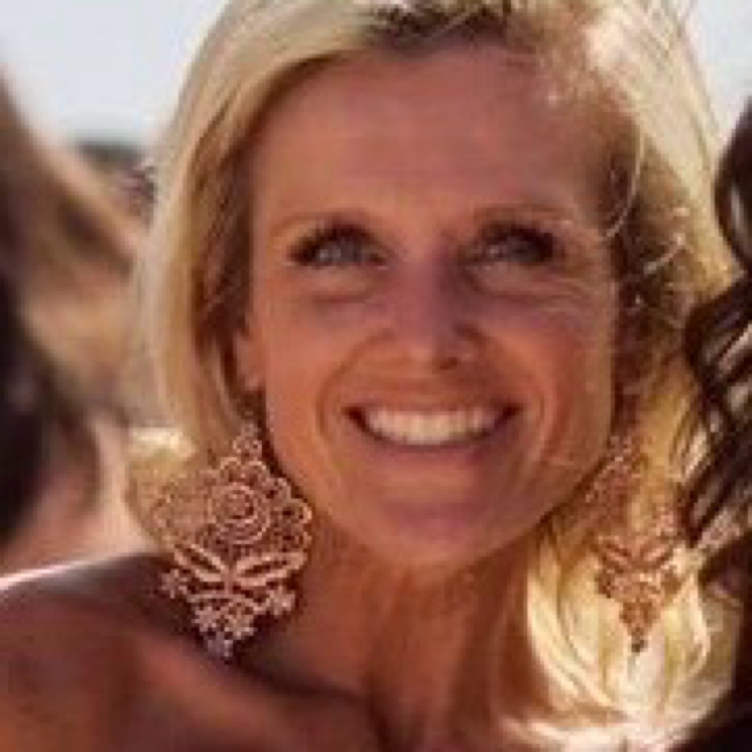 Nicki Farnell