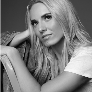 Holly Humrich 