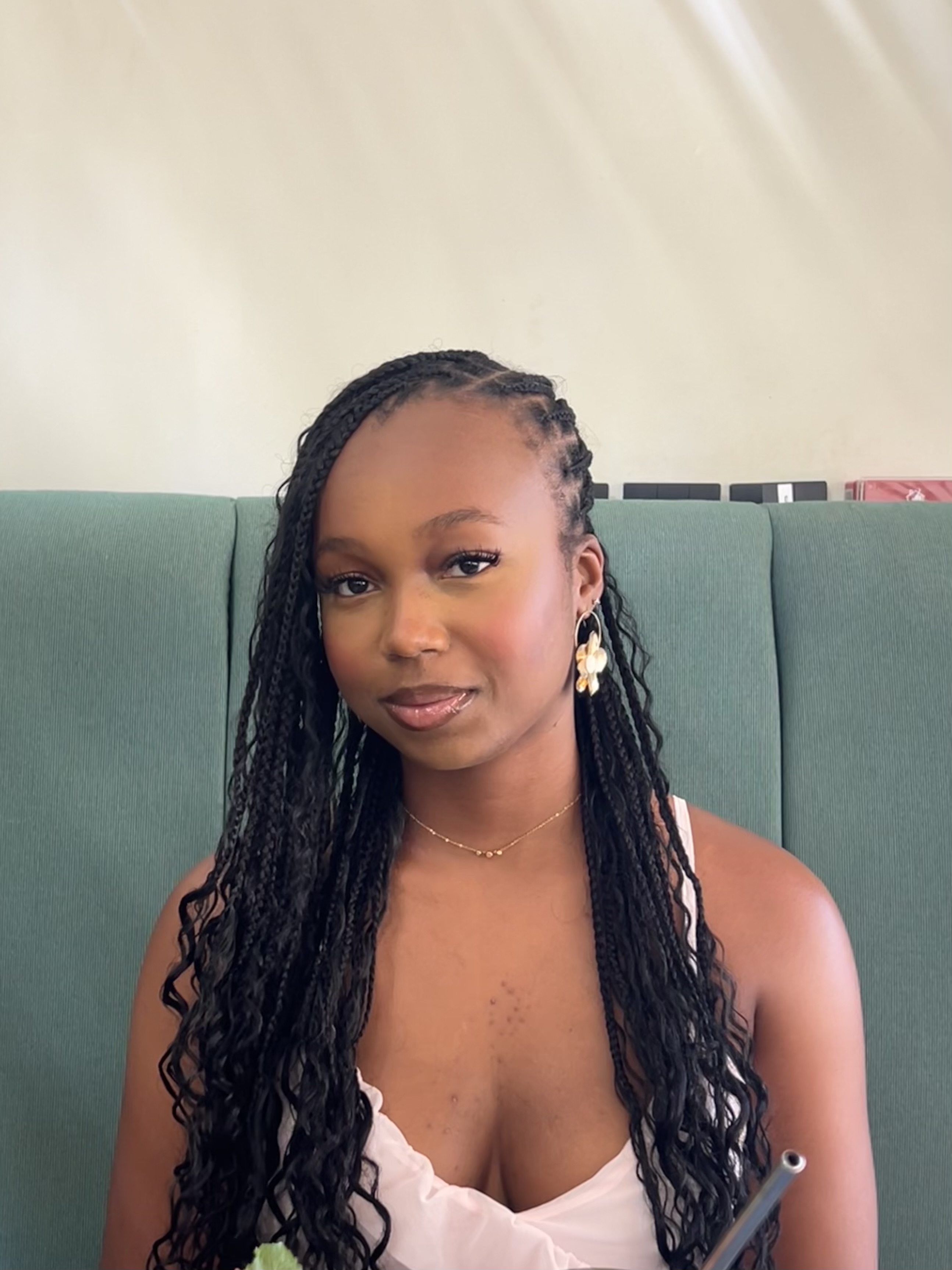 Nicole Archie Alogaga