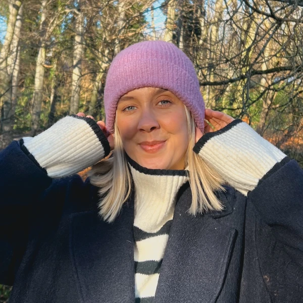 Holly C - Creator - theright.fit
