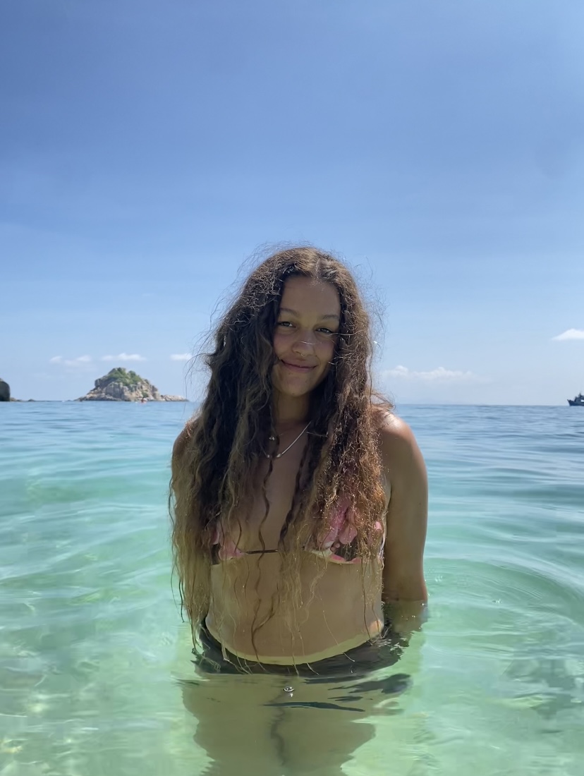 Bella LaDrew