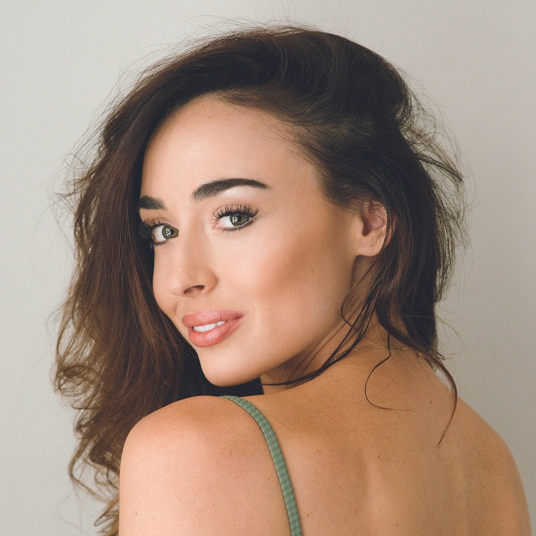 Ela Ray M