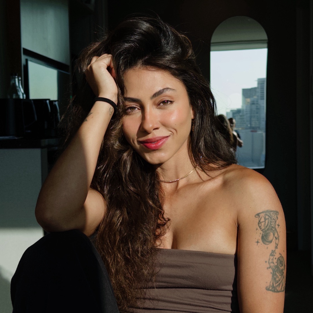 Larissa Bernardini Piresaus
