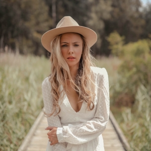 Maria F
