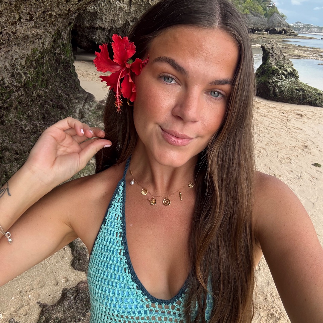 Kirsten White
