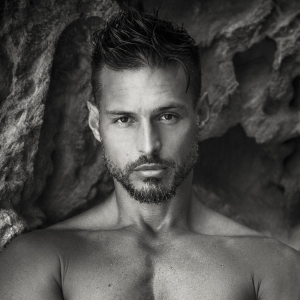 Alex Howell