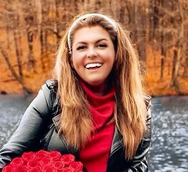 Alexandra Booze