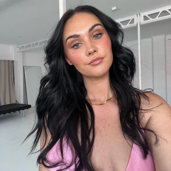 Chloe Ferrari
