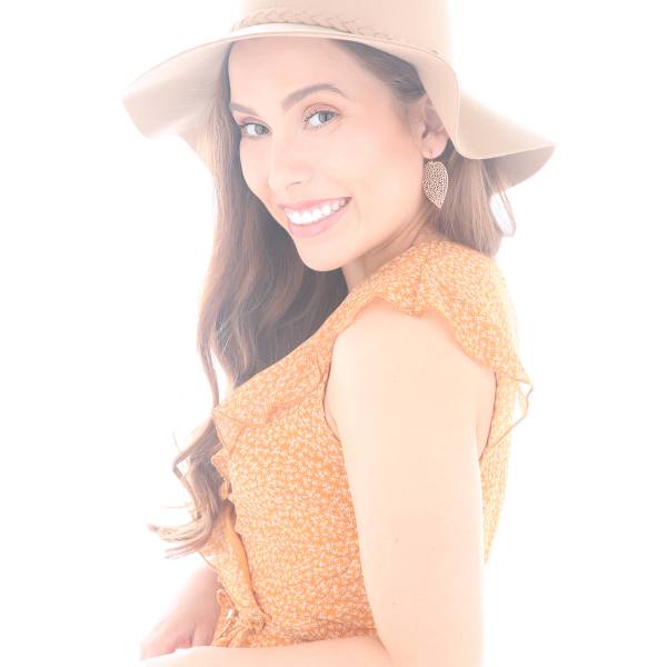 Maxine R - Model, Actor, Creator - theright.fit