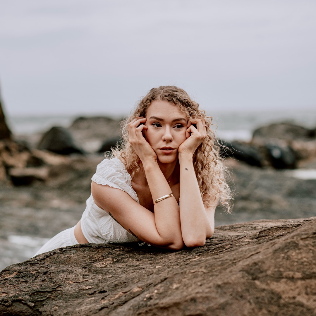 Tenielle M
