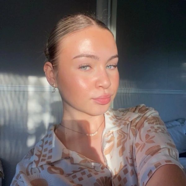 Isabella Macey