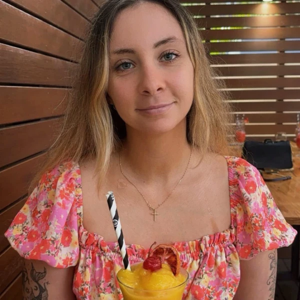 Lara Rose