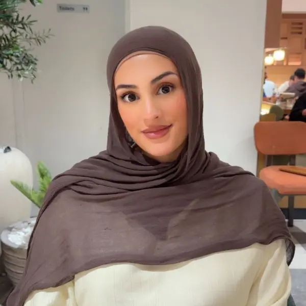 Yazmine Dee