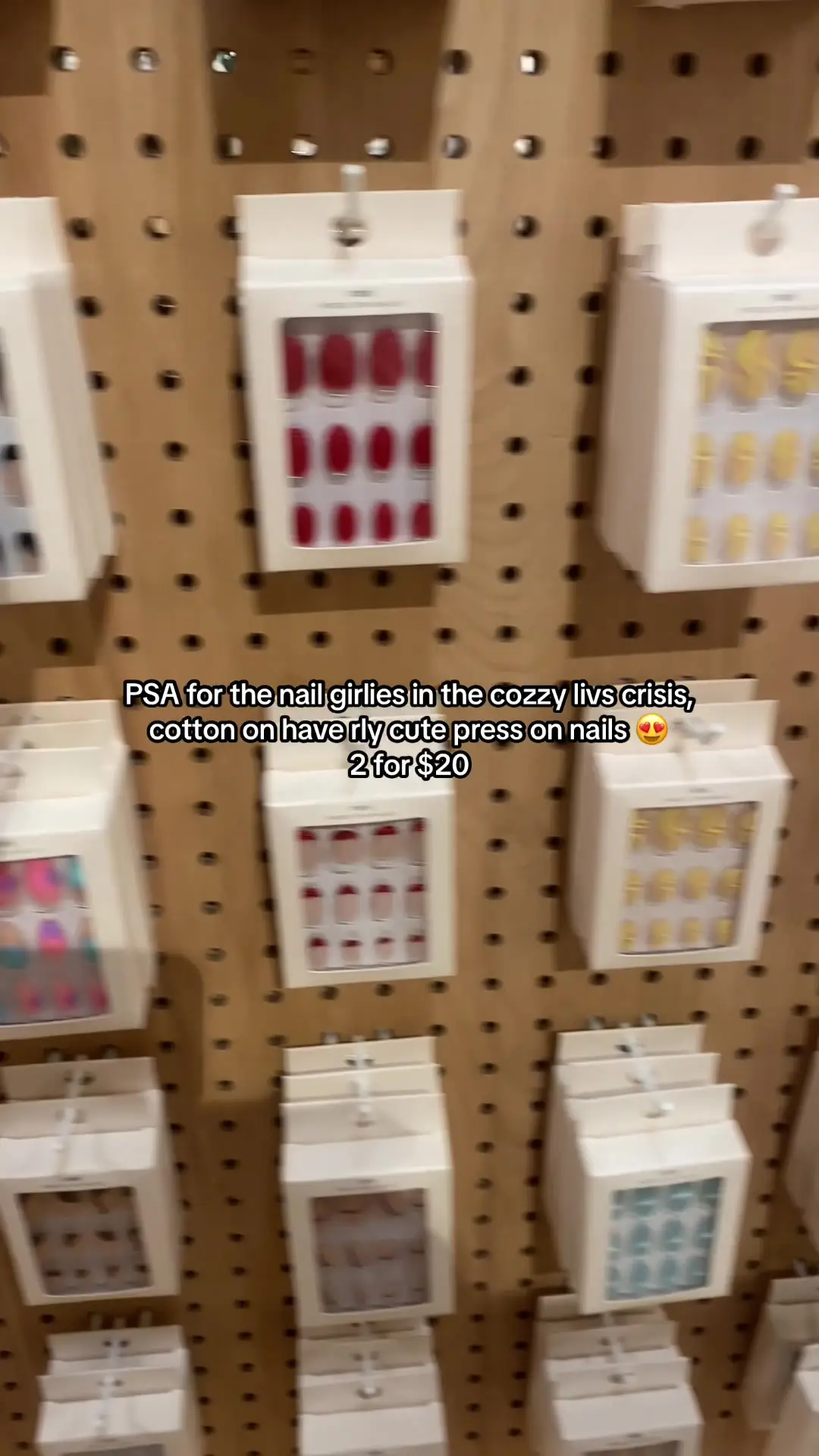 Tiktok post preview 2 from @holliegolightly_