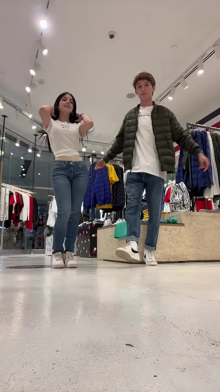 Tiktok post preview 2 from @vichognzza