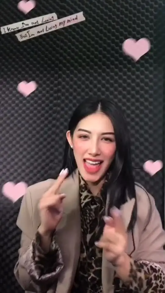 Tiktok post preview 2 from @emmy_nguyen_