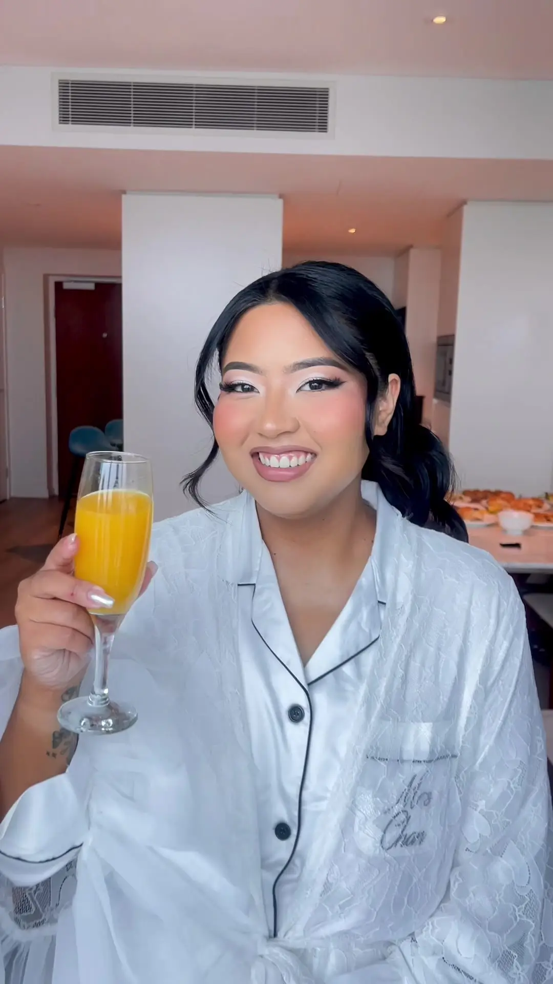 Tiktok post preview 2 from @loumakeupartistry