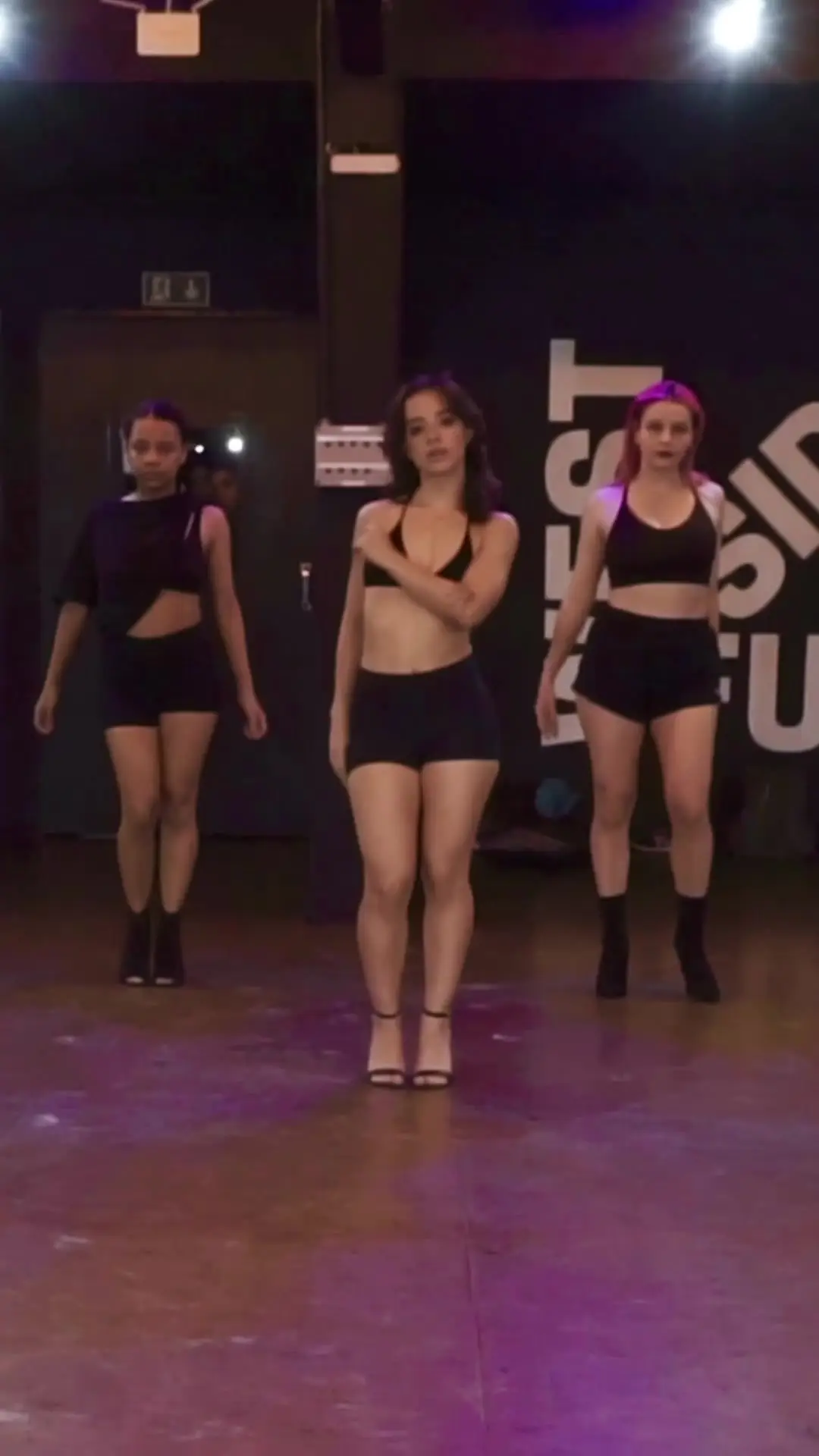 Tiktok post preview 3 from @camilamorenasc