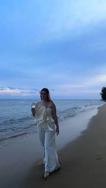 Instagram post preview 3 from chloe.annelise