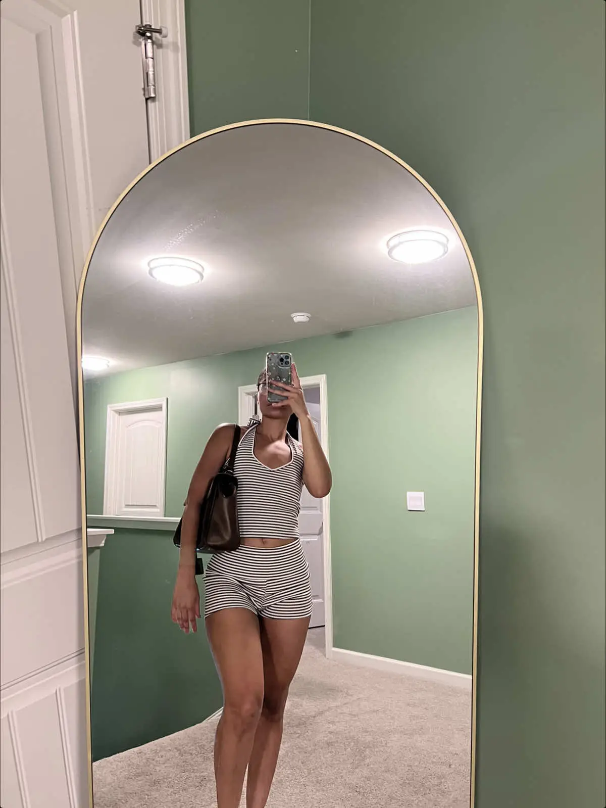 Tiktok post preview 2 from @imanirashadeen