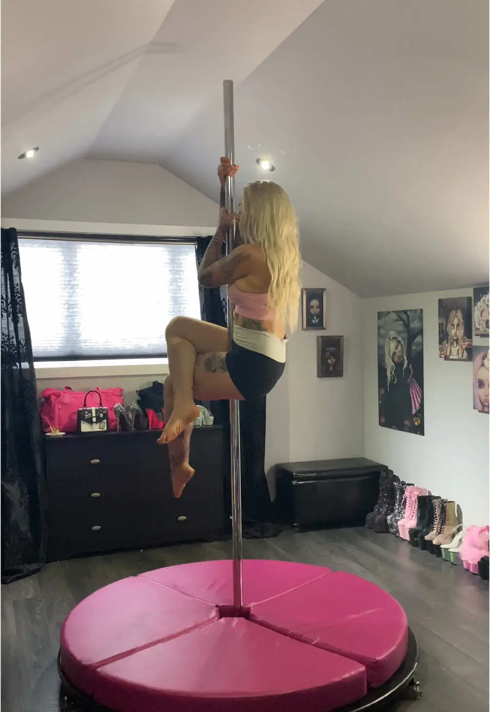 Tiktok post preview 2 from @iamjessbell