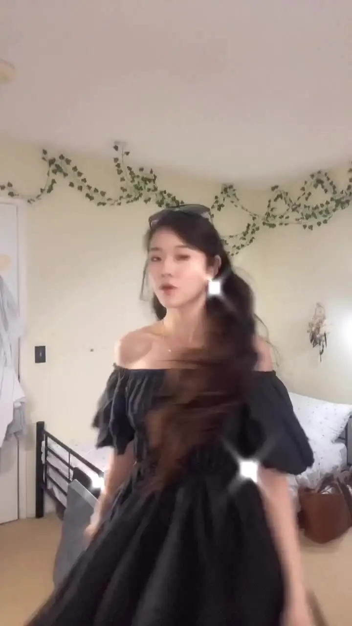 Tiktok post preview 2 from @creeestallee