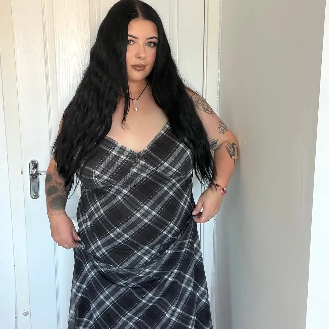 Instagram post preview 3 from perksofbeinglou_x