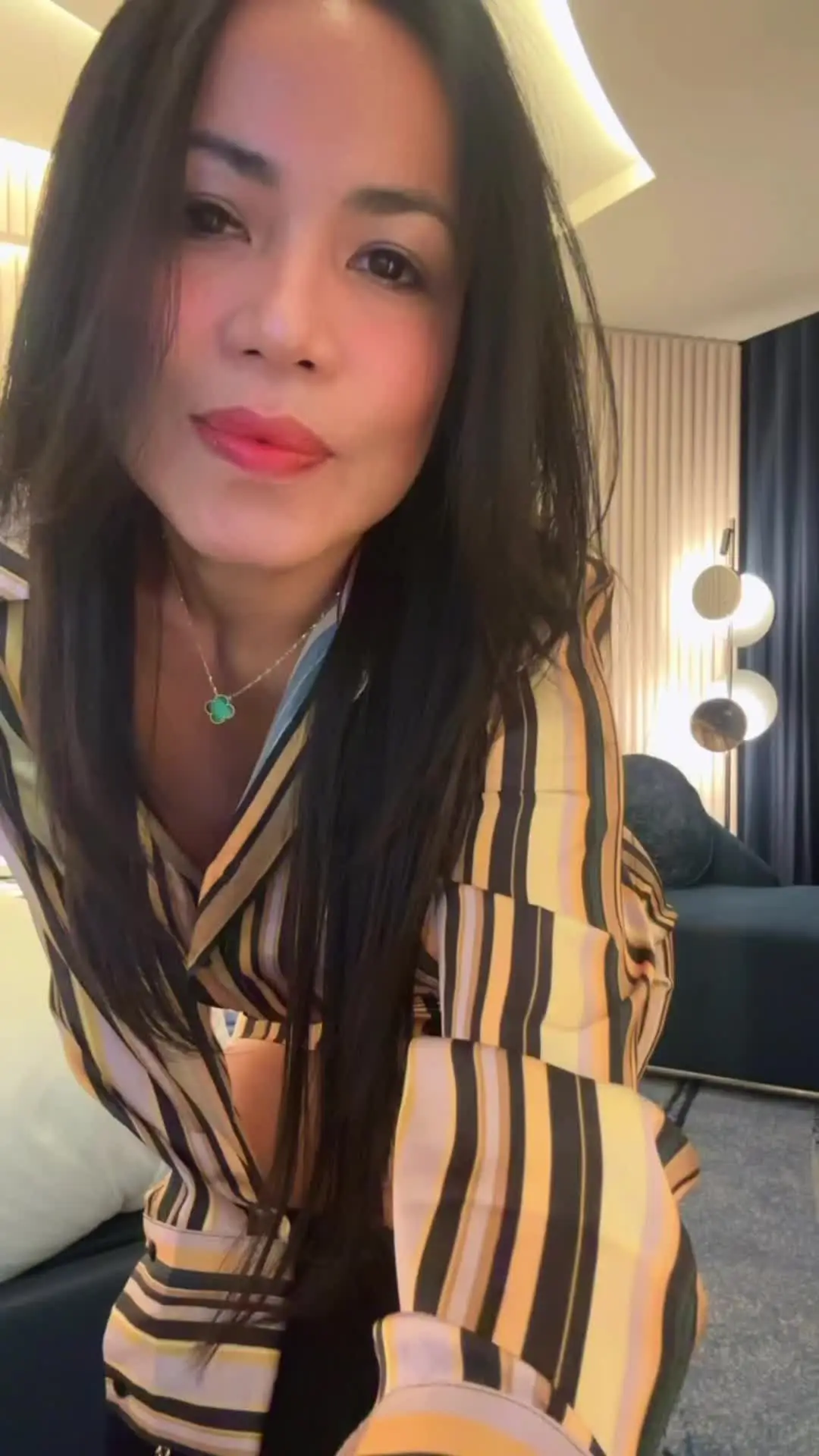 Tiktok post preview 2 from @dejoeyann