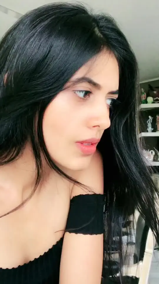 Tiktok post preview 2 from @retroridhi