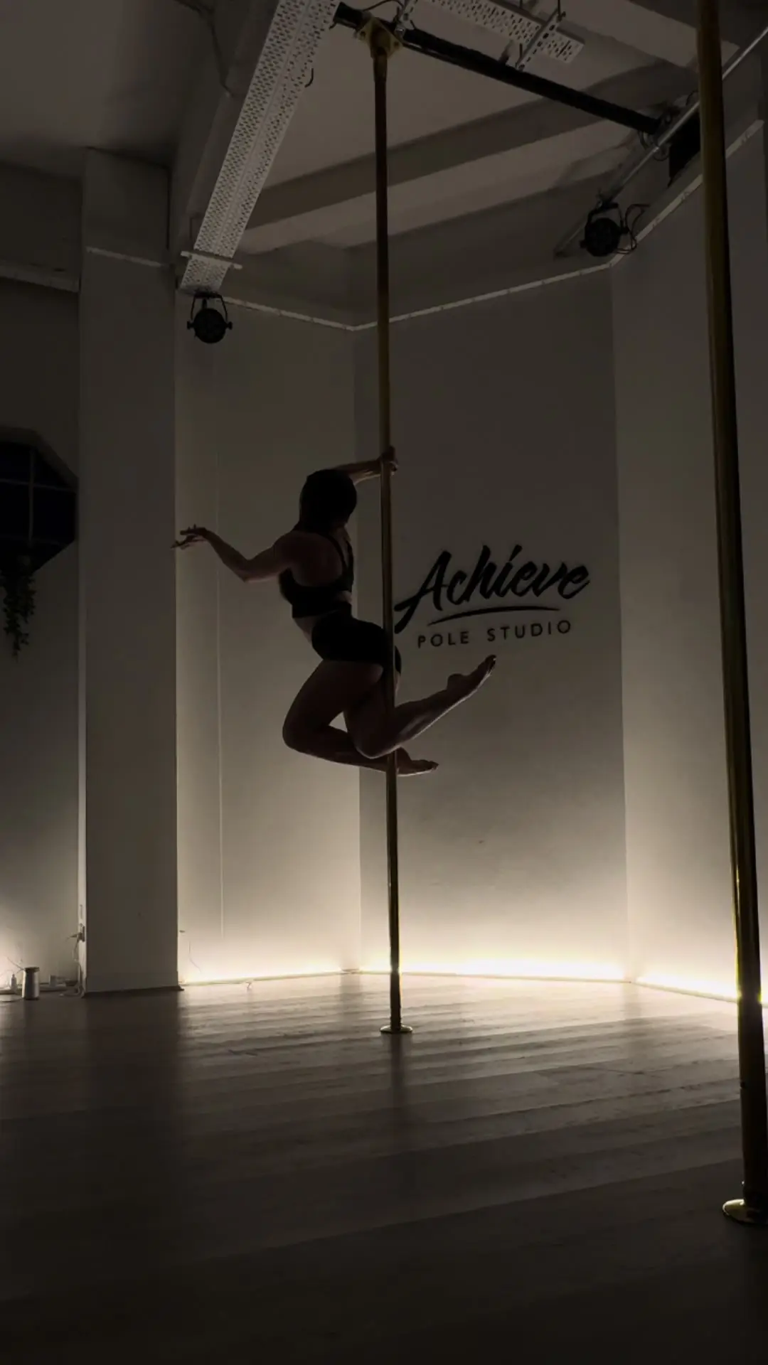 Tiktok post preview 2 from @roxysofia_