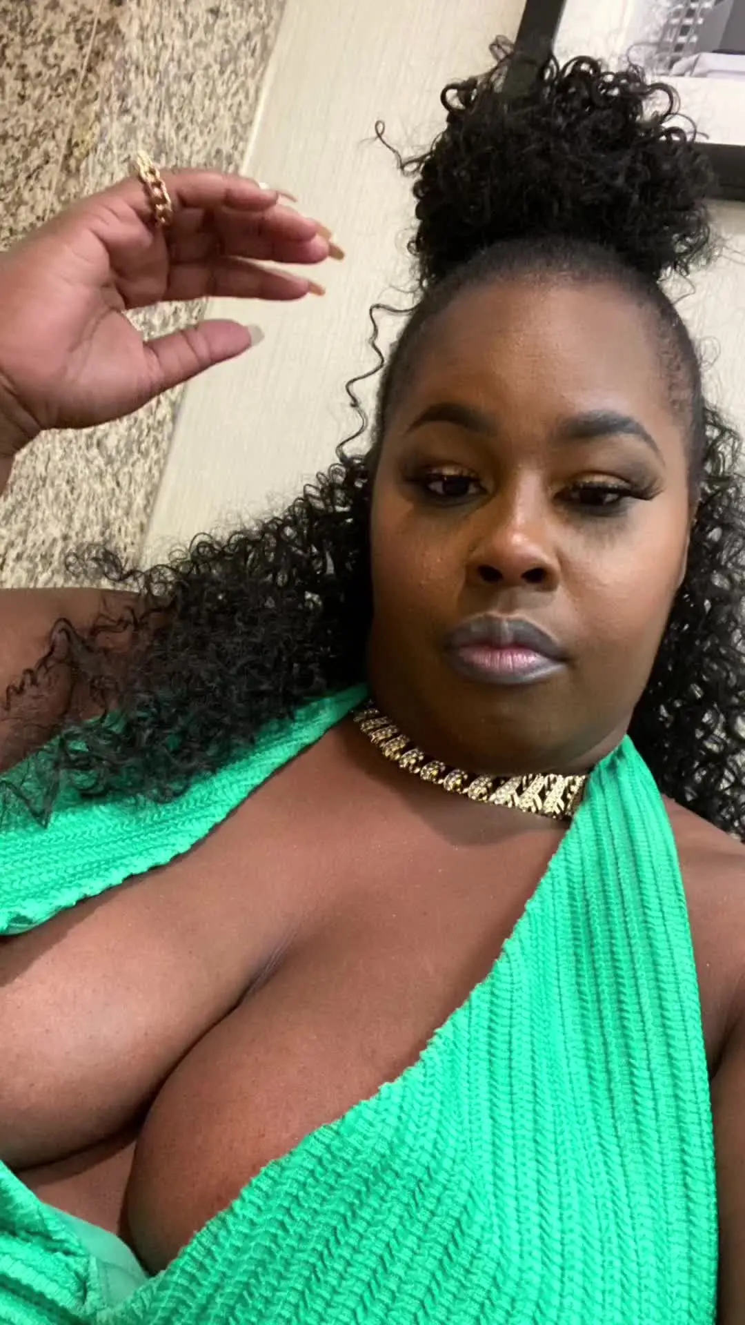 Tiktok post preview 3 from @curvy.am.i