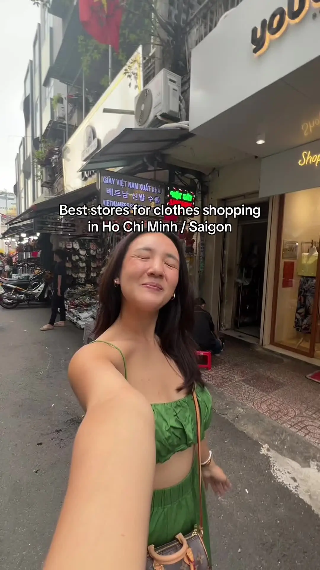 Tiktok post preview 3 from @vivvyinvogue