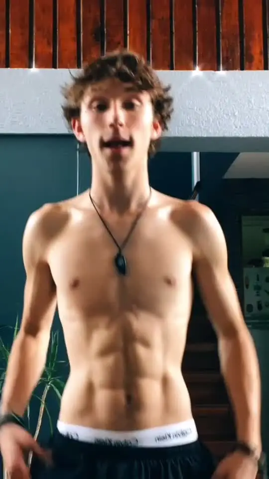 Tiktok post preview 3 from @vichognzza