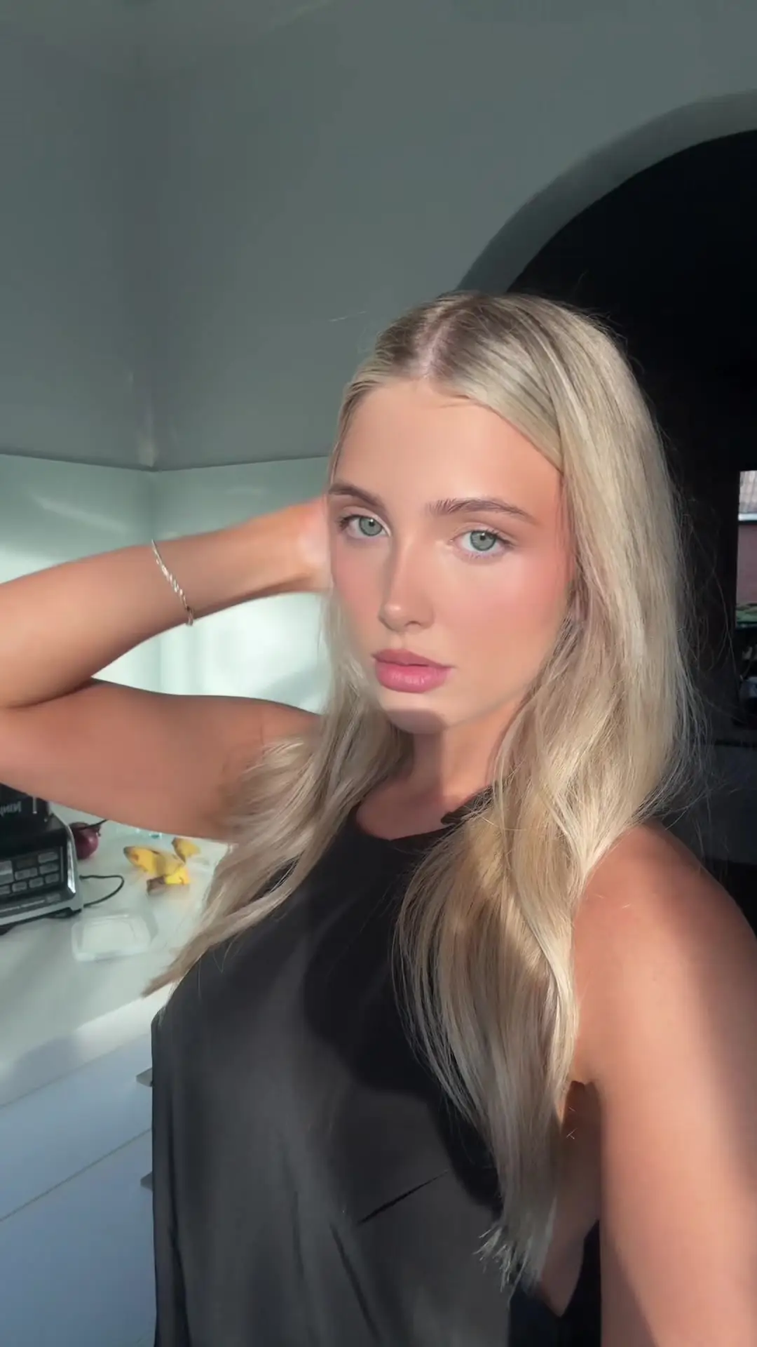 Tiktok post preview 2 from @chloeedelaneyy