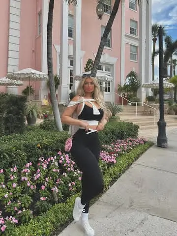 Instagram post preview 3 from amanda.urbay