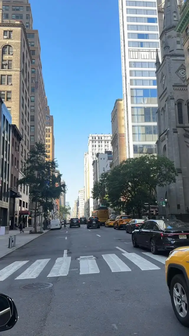Instagram post preview 3 from lizzgyuriss