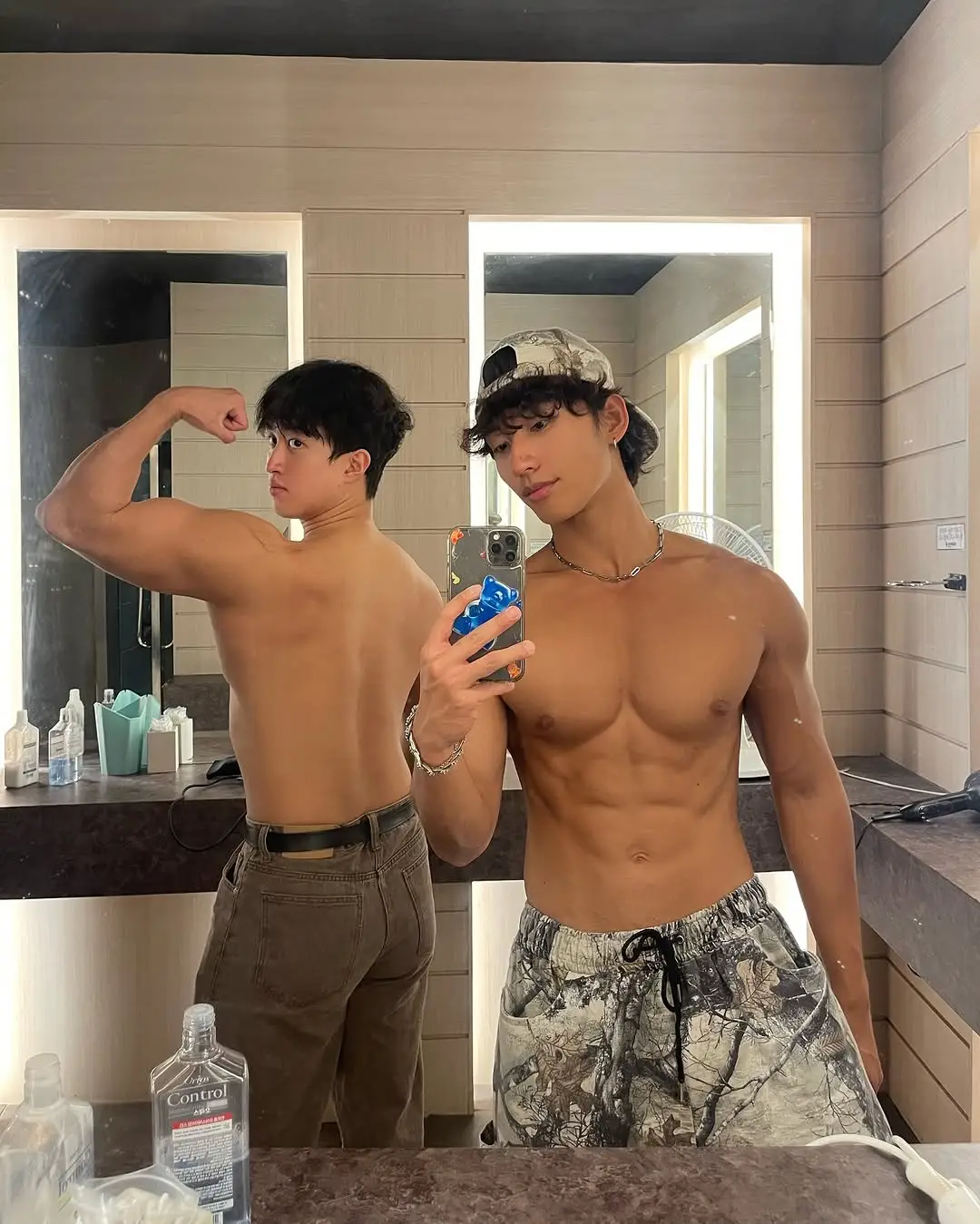 Instagram post preview 3 from _chanick