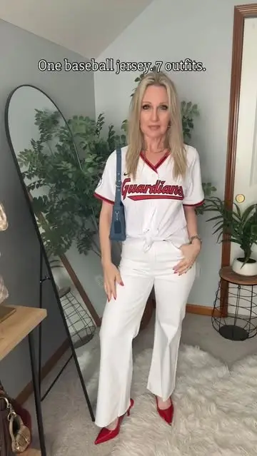 Instagram post preview 3 from style.with.laura